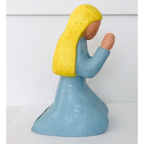 Hand Carved Wood Sculpture Praying Girl Artist Signed Folk Art Crockett 6.5" - Picture 3 of 7